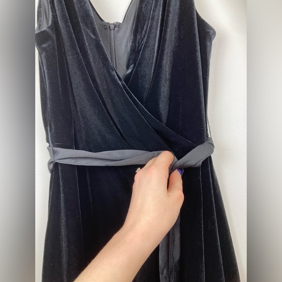 NWT Long DKNY formal dress - Picture 6 of 11